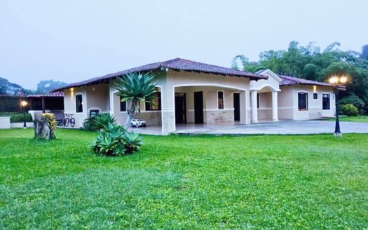 Casa Campestre Amoblada YARUMOS
